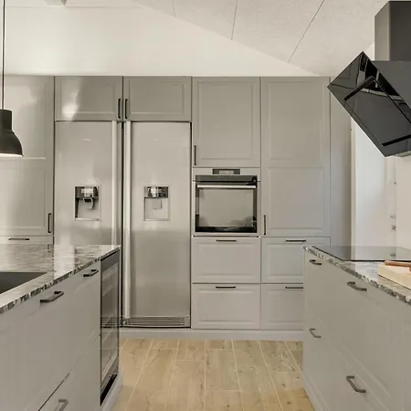 In With Kitchen